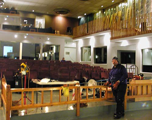 2.TheaterCarl